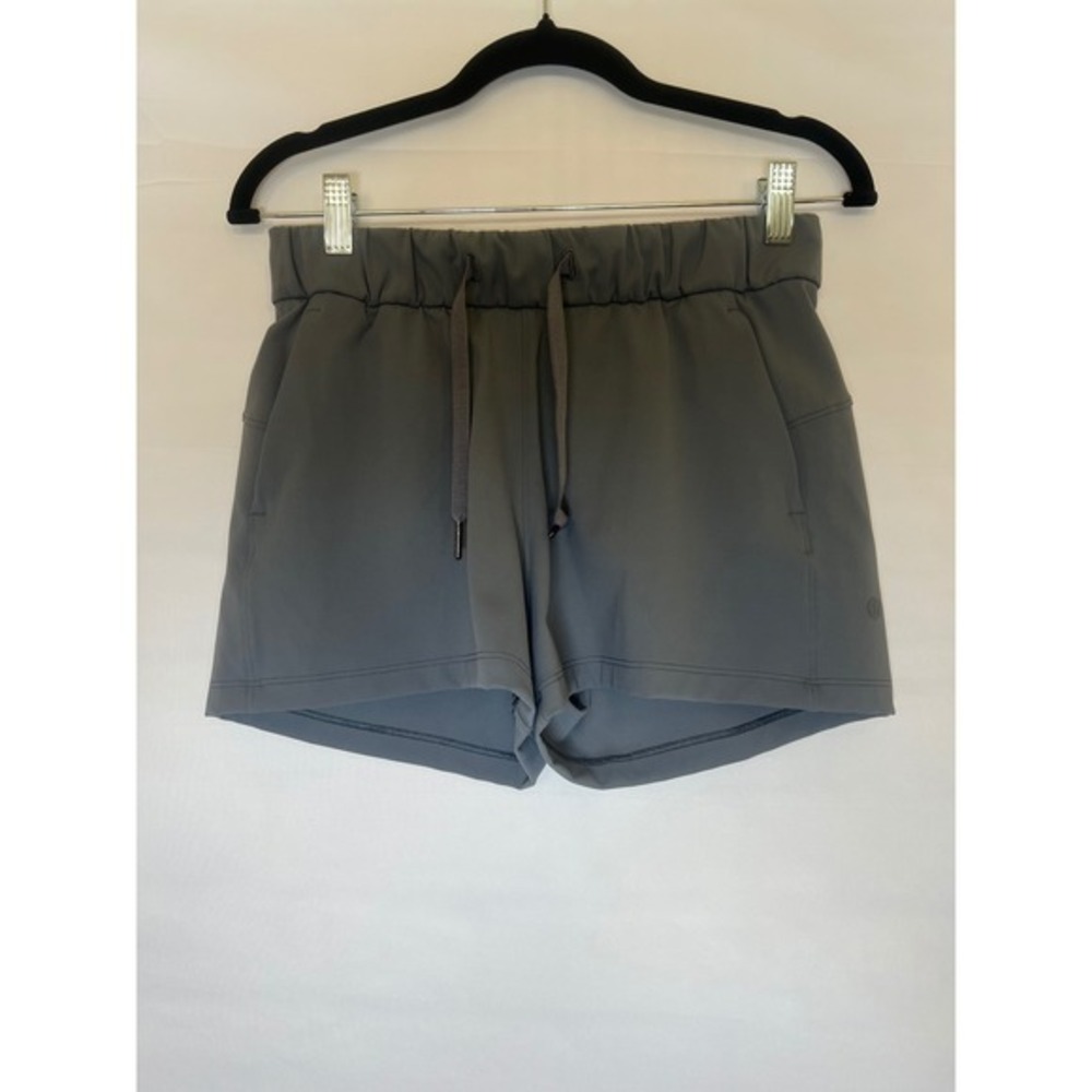 Lululemon Stretch High Rise Shorts 3.5 Grey Athletic Drawstring Size 4
